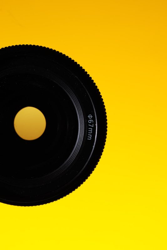 20260904 objectif 35 mm f2 canon EF demonte fond jaune h leclair algodia 24749